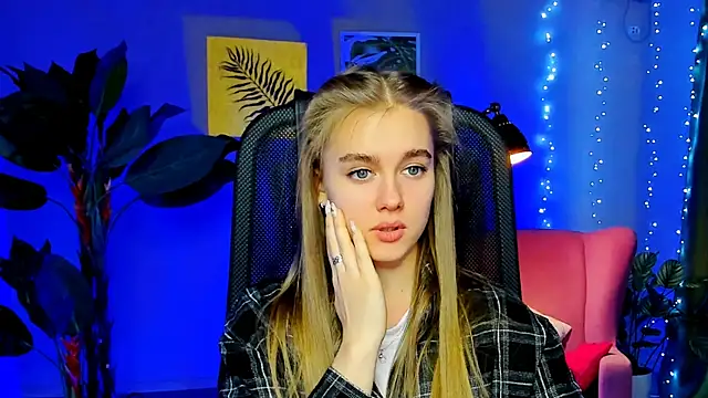 JuneWoods's cam snapshot