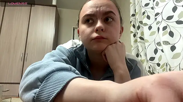 ShyBabySoul's cam snapshot