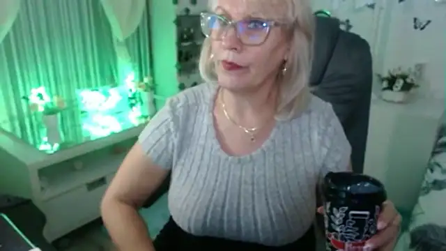 Ghertrude52's cam snapshot