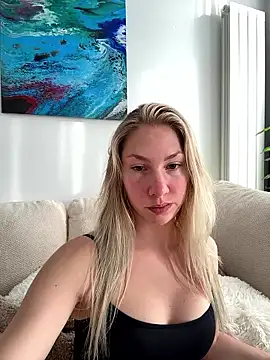 LuisaBecker live sex cam