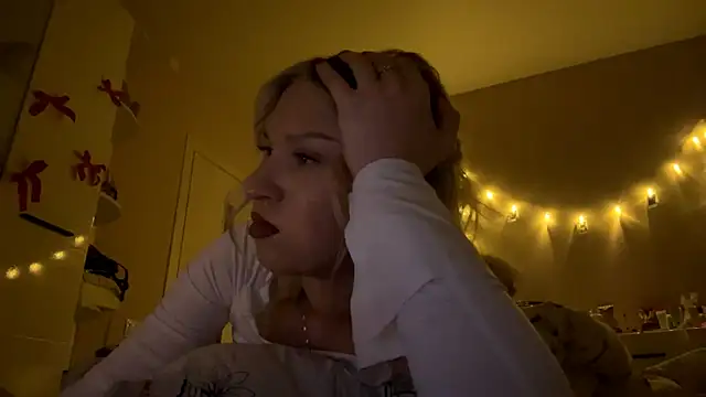 DozyLagging's cam snapshot