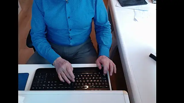 dutchpornking live sex cam