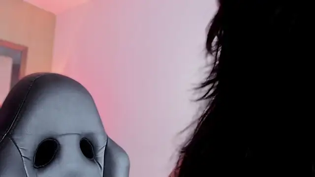 SnakeMuse's cam snapshot