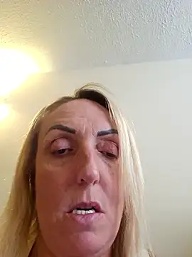 theblondecocklover live sex cam