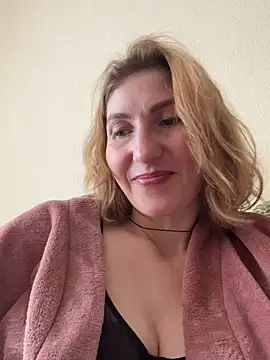 _Crystal_2's cam snapshot