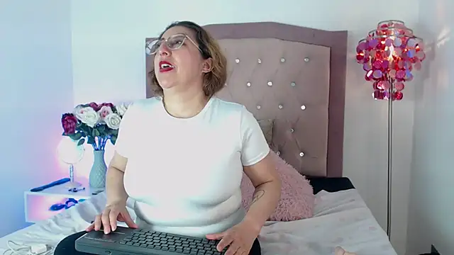 AnnadirtyXo live sex cam