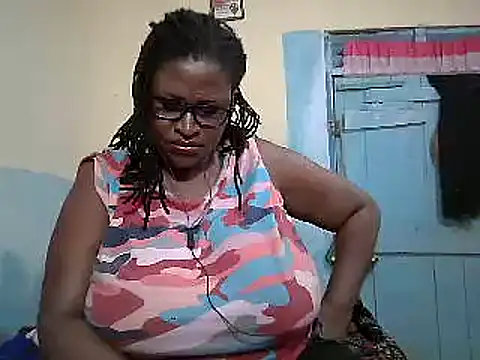 sexy_bigboobss's cam snapshot