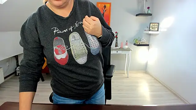 LollaGirl's cam snapshot