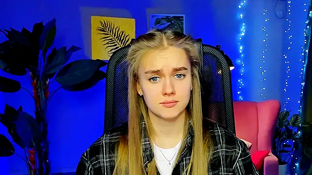 JuneWoods's cam snapshot