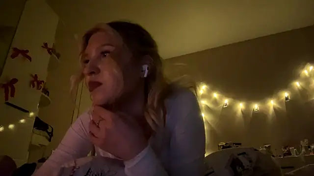 DozyLagging's cam snapshot