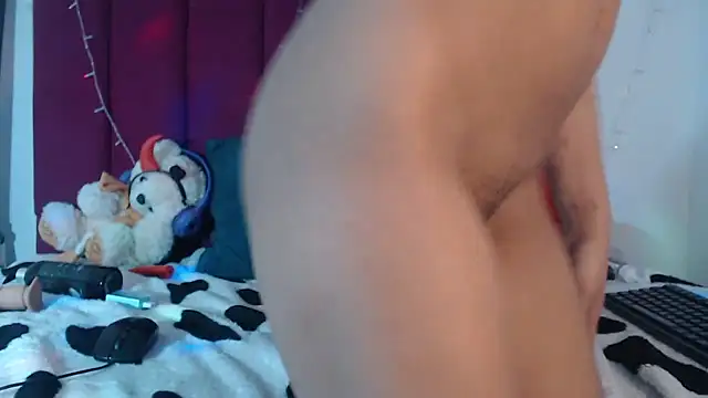 Tinyy_Star's cam snapshot