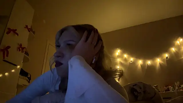 DozyLagging's cam snapshot