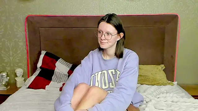 RoxyHerena live sex cam