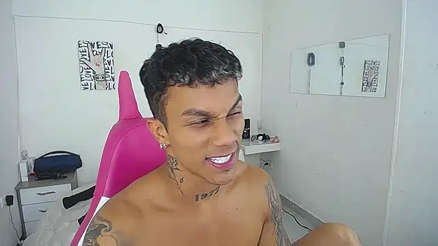 Leonard_Price live sex cam