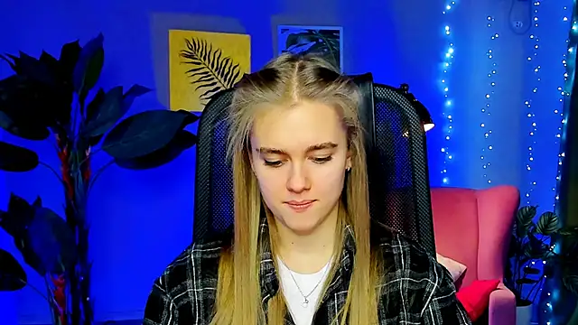 JuneWoods's cam snapshot