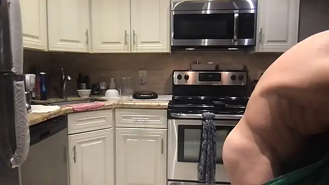 BigGuyMuscle live sex cam