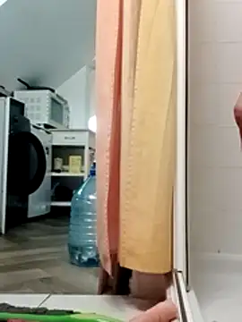 JOHANNA9MOI02 live sex cam