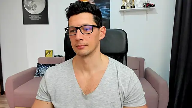 BrutusK08 live sex cam