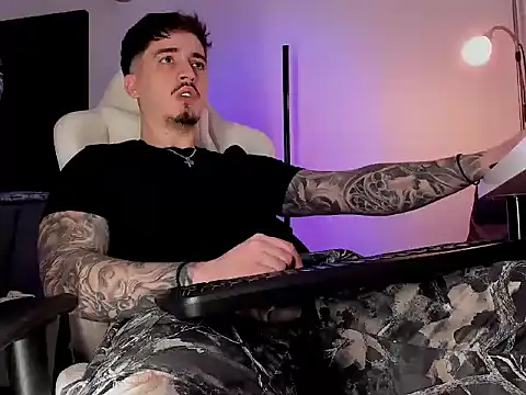 uptomatty live sex cam