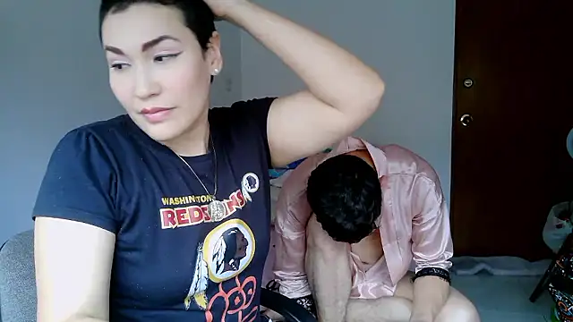 luxandracon23's cam snapshot