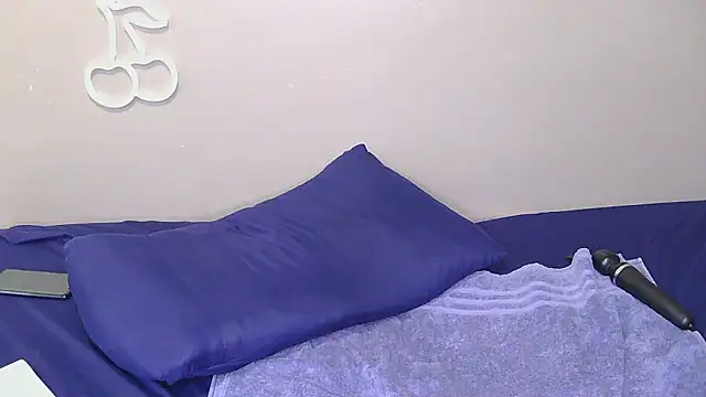 Serafynn's cam snapshot