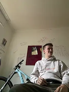 Toyjungee live sex cam