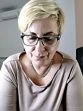 Pumabionda live sex cam