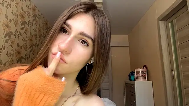 ElsieKuhlmann live sex cam