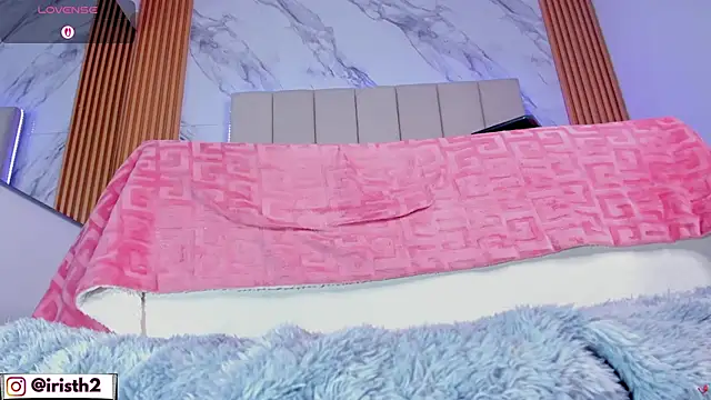 Iris_Thompson_'s cam snapshot