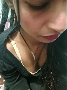 A-L-I-M-A's cam snapshot