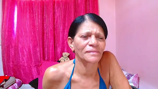 SLUTTYROXY live sex cam