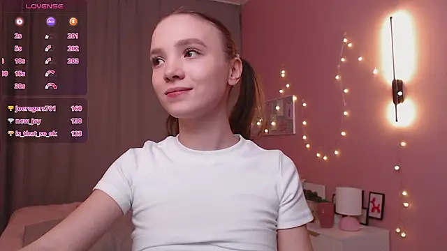 Adria_Arjona's cam snapshot