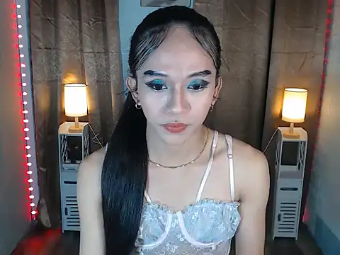 LauraSoHot live sex cam