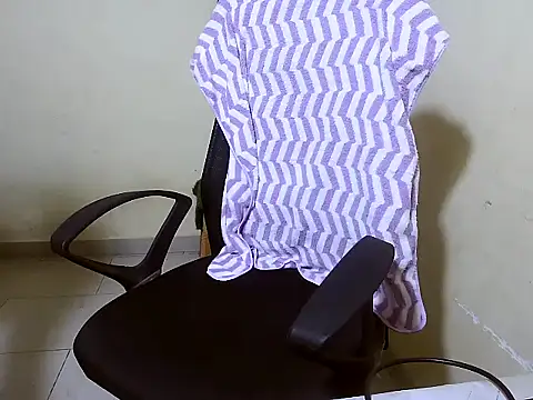 Shivani-Gupta's cam snapshot