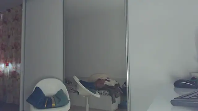 merlyn4 live sex cam