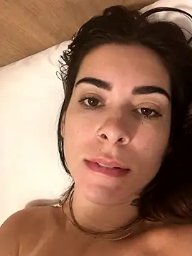 fer-nanda's cam snapshot