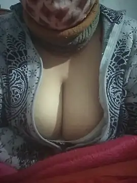 momo_loves's cam snapshot