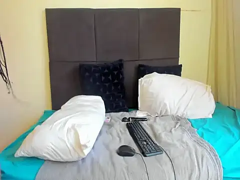 ThickLeeyanaXX's cam snapshot