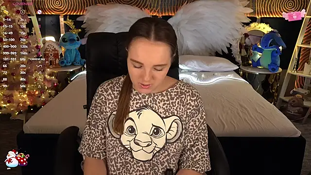 FoxyShy live sex cam