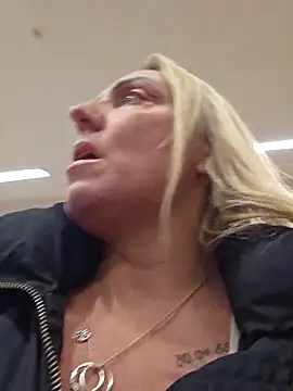 theblondecocklover's cam snapshot