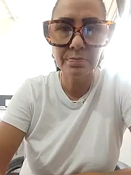 EmperatrizMilf live sex cam