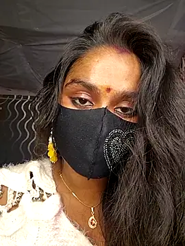 Sweet-Maddlina live sex cam