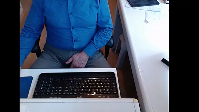 dutchpornking's cam snapshot