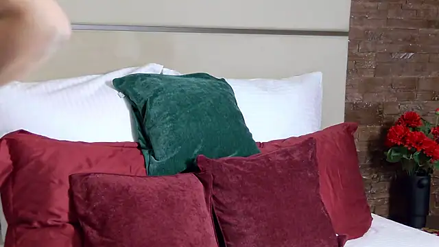 MayaMusee's cam snapshot