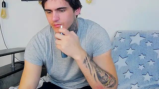 CarterCole's cam snapshot