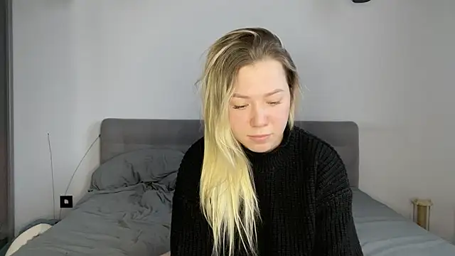 Embersweetbunny's cam snapshot