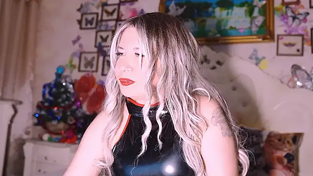 DirtySlut live sex cam