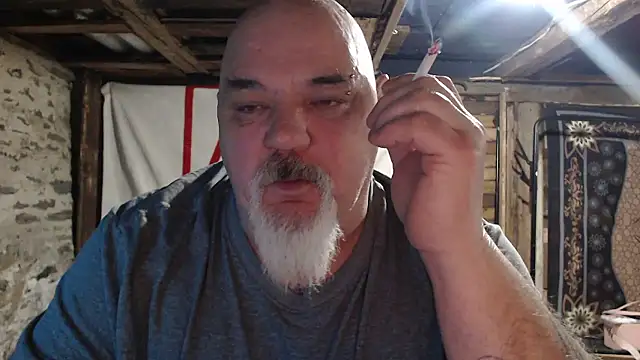 Newfiesausage1972 live sex cam