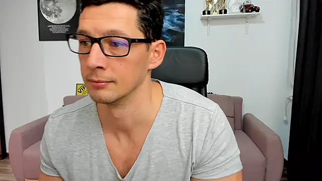 BrutusK08 live sex cam