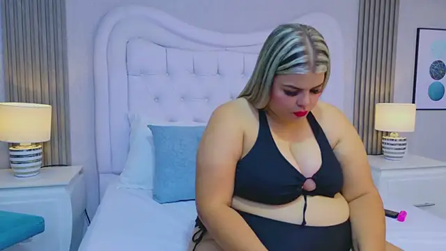 KiimBrooks live sex cam